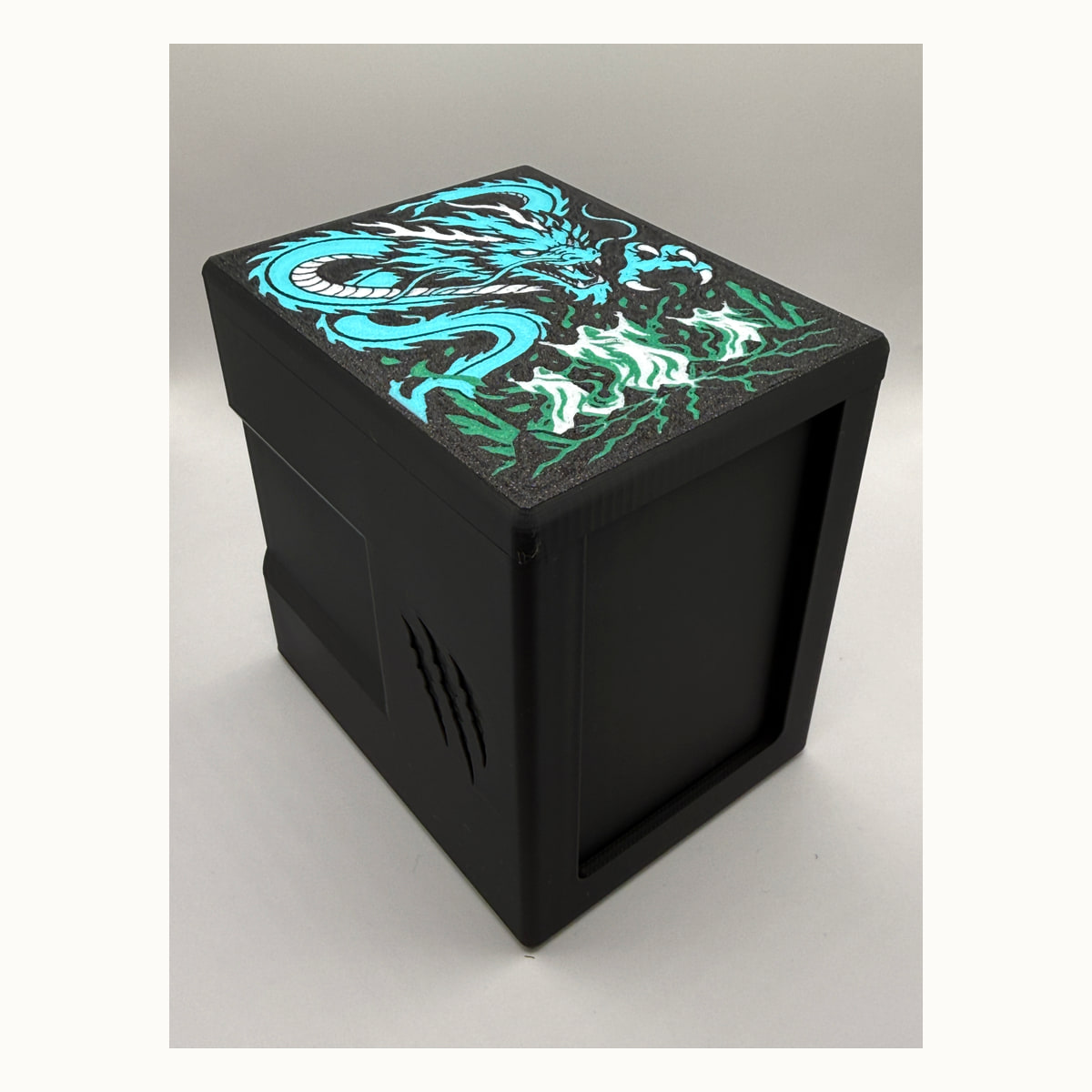 Teval / Dragon: assembled printed black deck box with the Teval / Dragon lid closed